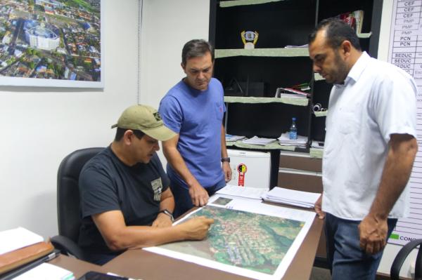 Assinado projeto de asfaltamento da sede da Vila Amazônia