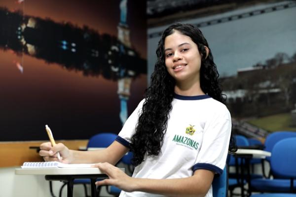 Secretaria de Educação prorroga prazo para a entrega de documentos do projeto Jovem Bilíngue