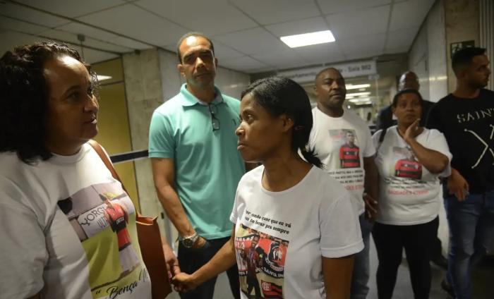 Flamengo terá que indenizar família de vítima do incêndio no Ninho