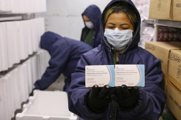 Manaus inicia imunização de crianças de 10 e 11 anos contra dengue no próximo dia 22/2