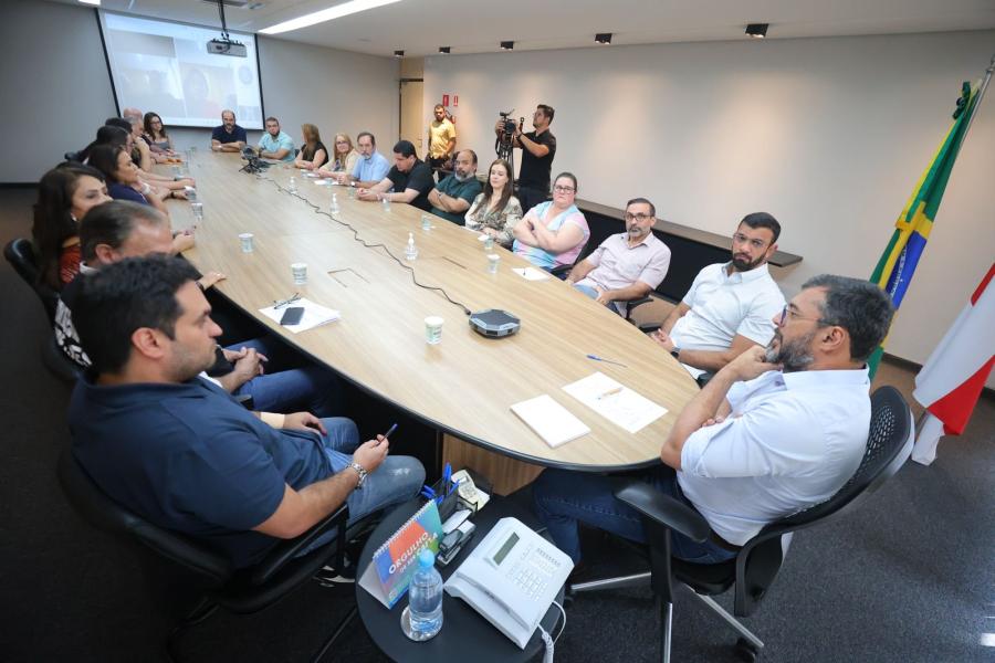 Wilson Lima dá continuidade a tratativas com médicos para a manutenção dos serviços de saúde