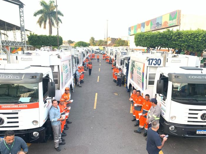 Prefeitura de Manaus renova frota de carros coletores de lixo com dez novos veículos   