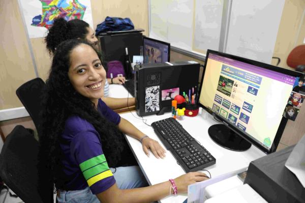 Secretaria de Educação convoca 325 estagiários de nível Médio e Superior