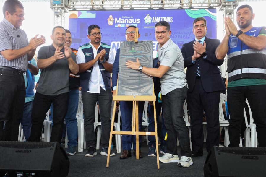 David Almeida entrega Feira do Alvorada 1 após quase 30 anos de abandono