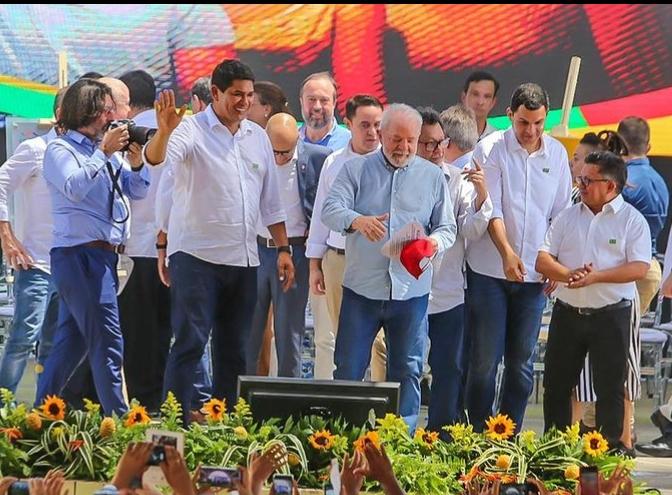 Parintins ganha oito obras no PAC Seleções lançado por Lula 