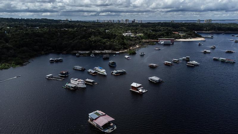 Justiça nega pedido para suspender retirada de flutuantes da orla de Manaus