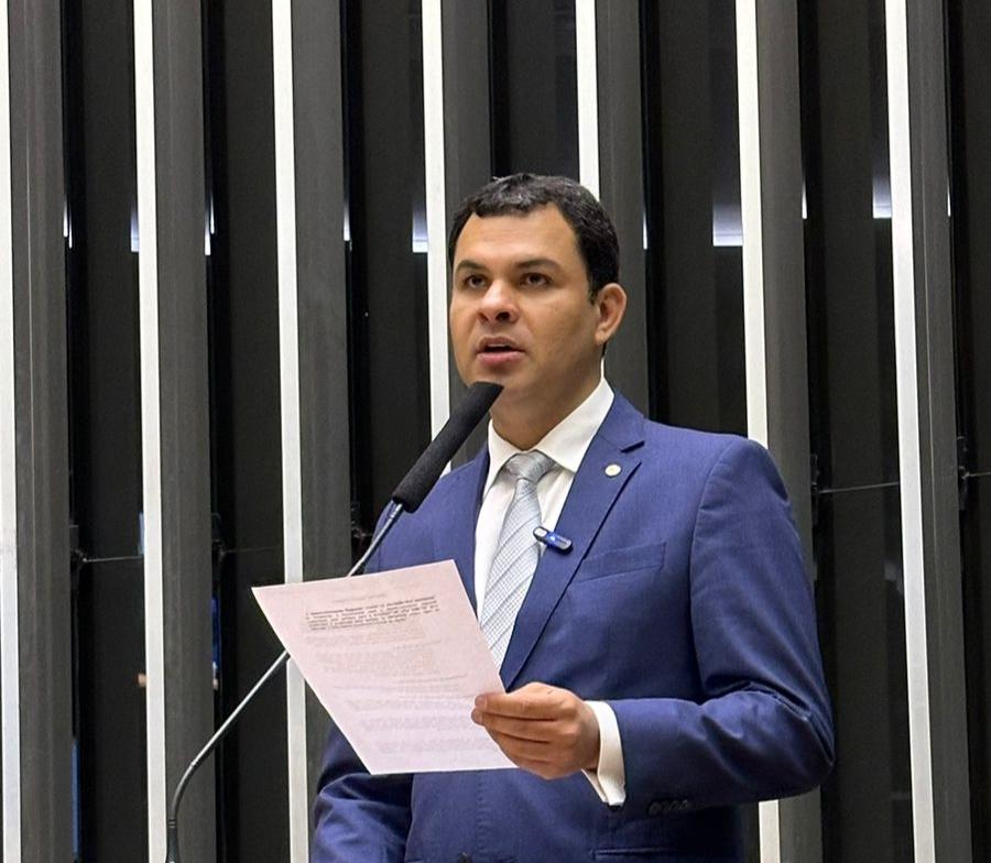 Programa Pé de Meia ajuda reduzir desigualdades em regiões mais distantes, diz Saullo Vianna