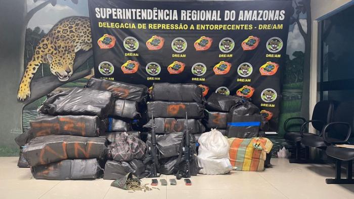 PF, PM, PC e Polícia Nacional do Peru apreende cerca de 900 quilos de drogas no Amazonas