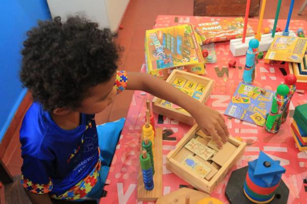 Semed promove Semana de Conscientização sobre o Autismo nas escolas