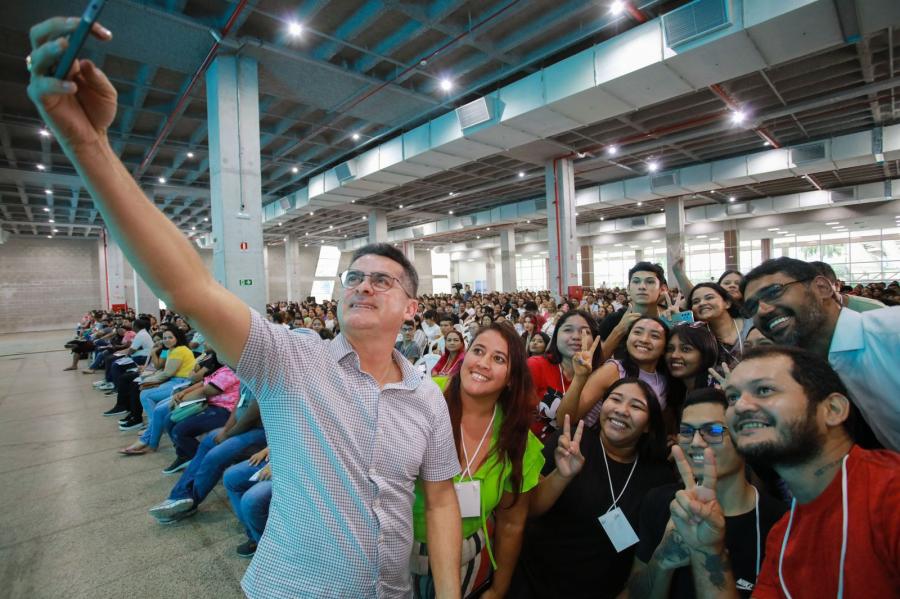 David Almeida assegura os dois reajustes em 2024 para os servidores municipais