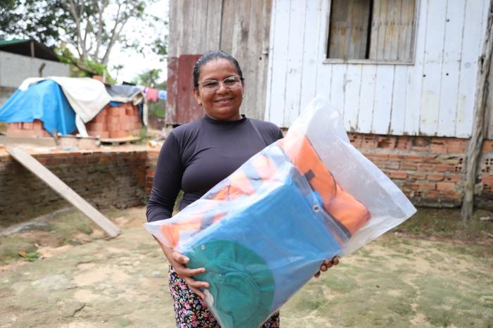 ATUALIZA PESCADOR: Governo do Amazonas entrega 2,1 mil kits de proteção individual