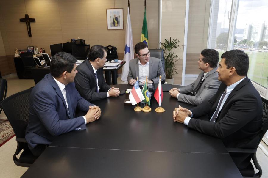 Em Brasília, David Almeida assina convênio para 1.056 moradias na comunidade Pingo D’Água