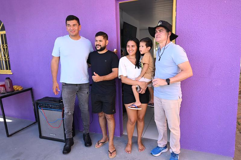 David Almeida entrega mais dez moradias reformadas pelo programa ‘Casa Manauara’
