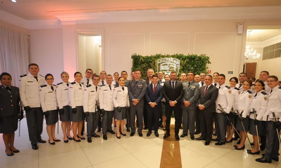 Wilson Lima participa de formatura de novos Oficiais de Saúde da Policia Militar