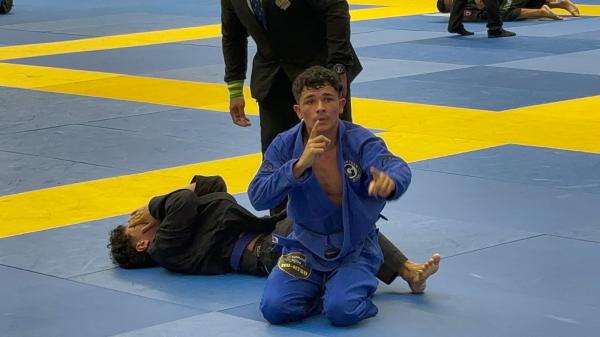 Manaus garante cinco medalhas no primeiro dia do Brasileiro de Jiu-Jítsu, em São Paulo