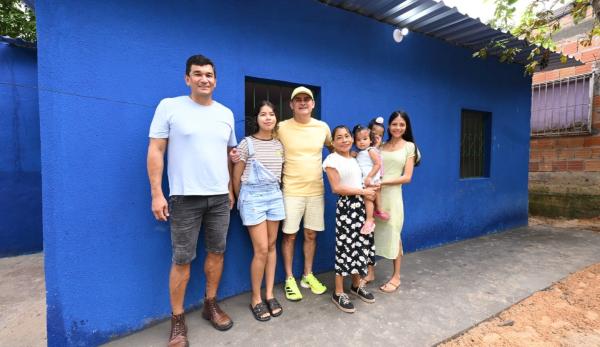 Prefeitura entrega mais 11 moradias reformadas pelo programa de melhoria habitacional ‘Casa Manauara’