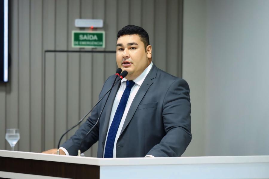 Alex Garcia emplaca Semana da Saúde Mental nas Escolas Públicas de Parintins