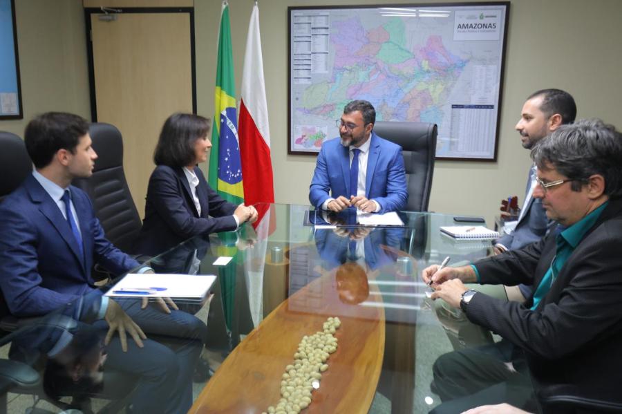 Wilson Lima apresenta mercado de carbono à embaixadora polonesa no Brasil