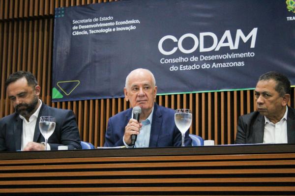 Governo do Amazonas traça alternativas para enfrentar a estiagem neste ano