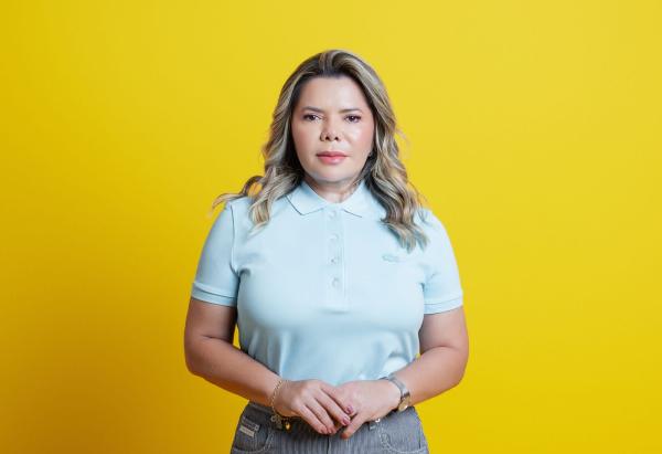 Marina Pandolfo faz pronunciamento de combate à desinformação