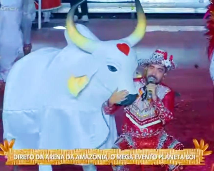 VÍDEO: Amo do Garantido diz que item do Caprichoso bate em mulher