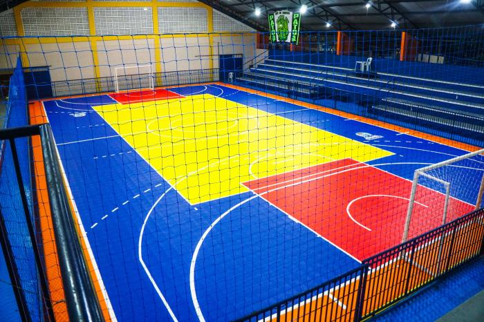 PARINTINS: Ginásio Seo Jovem recebe piso modular indoor