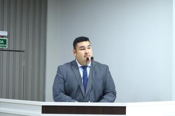 Alex Garcia propõe a criação das emendas impositivas em Parintins