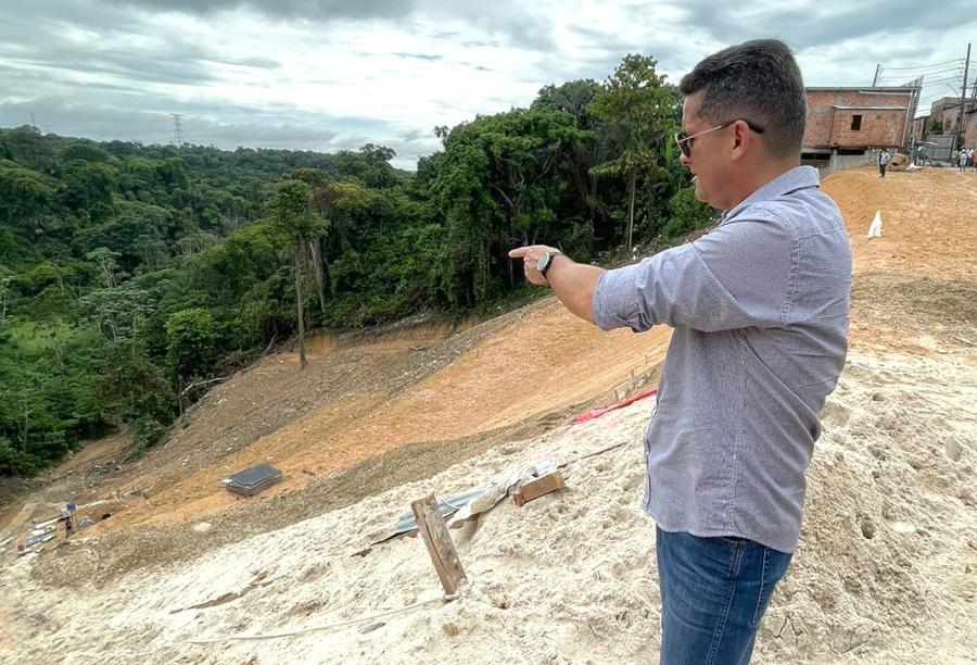 MANAUS: David Almeida investe na recuperação de áreas atingidas por erosão