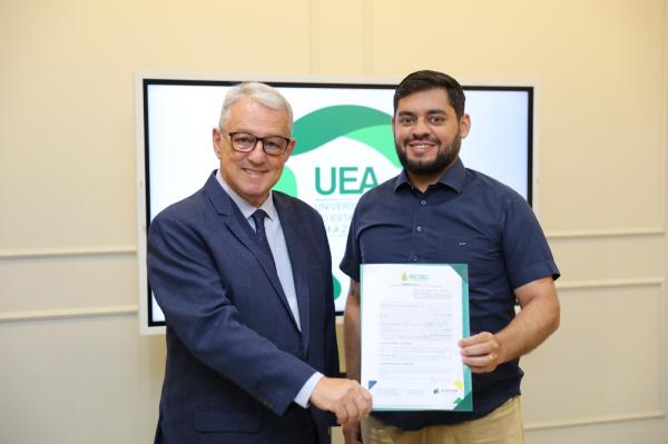 UEA e Sistema Encontro das Águas assinam termo de cooperação para exibir aulas do Pré-Vest