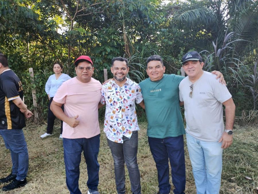 Deputado Rozenha participa de programação esportiva na zona rural de Parintins
