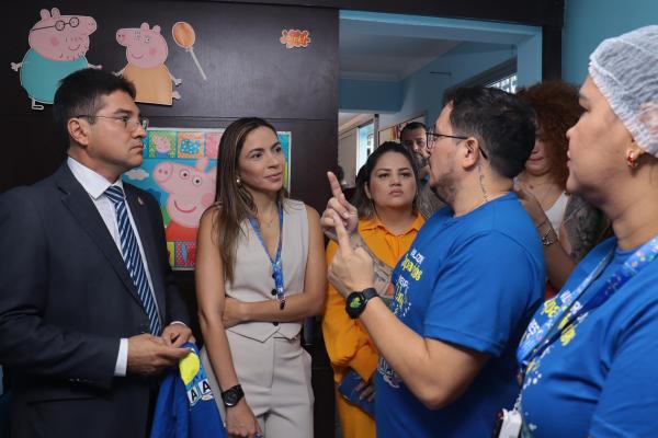 Jander Lobato destaca entrega de aparelho de sedação consciente a crianças autistas no espaço Amigo Ruy