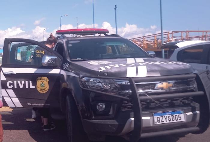 Polícia prende coautora de golpes de aluguéis de hospedagem no Festival de Parintins Polícia prende coautora de golpes de aluguéis de hospedagem no Festival de Parintins