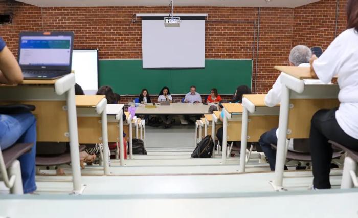 Professores de universidades e instituições federais encerram greve