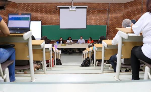 Professores de universidades e instituições federais encerram greve