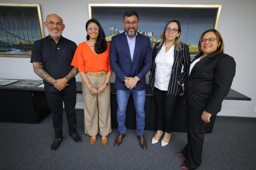Wilson Lima anuncia reajuste na data-base de servidores da Educação
