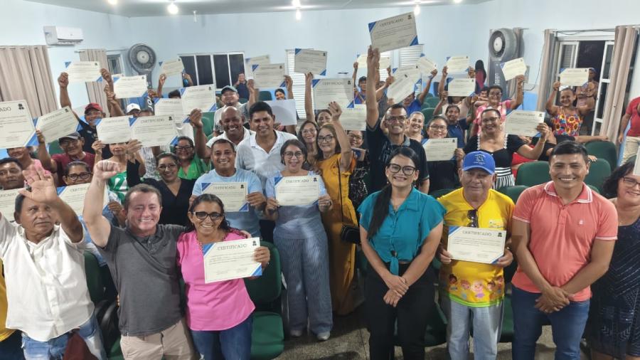 Prefeitura de Parintins efetiva 75 agentes comunitários de saúde e de endemias