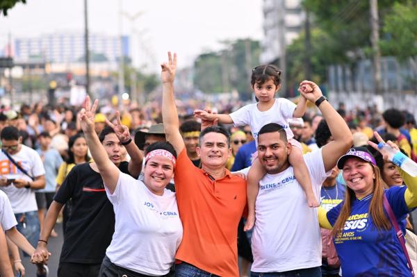 Pela 15ª vez David Almeida participa da Marcha para Jesus em Manaus