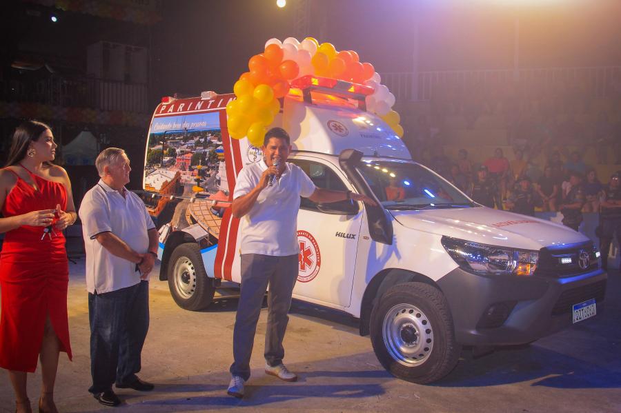 Bi Garcia entrega ambulância e anuncia novos investimentos no Mocambo
