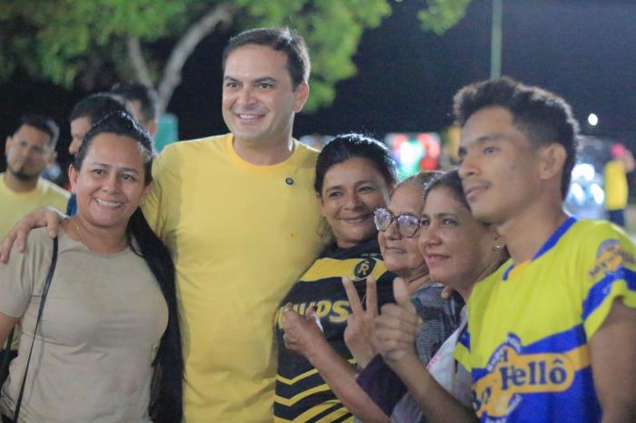 Mateus Assayag dá início à campanha para prefeito de Parintins com adesivaço