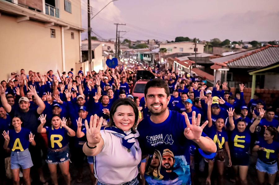 NHAMUNDÁ: Marina Pandolfo arrasta multidão em início de sua campanha à reeleição NHAMUNDÁ: Marina Pandolfo arrasta multidão em início de sua campanha à reeleição