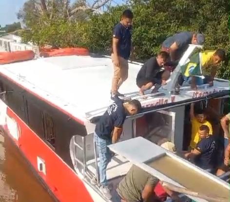 VÍDEO: Lancha sofre acidente a caminho de Manaus 