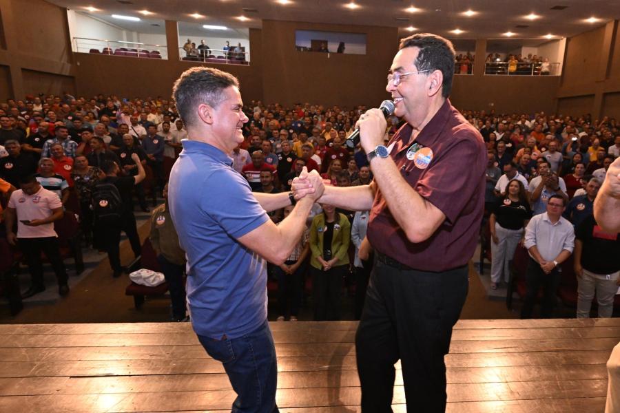 Assembleia de Deus formaliza apoio à reeleição de David Almeida em prol do progresso de Manaus