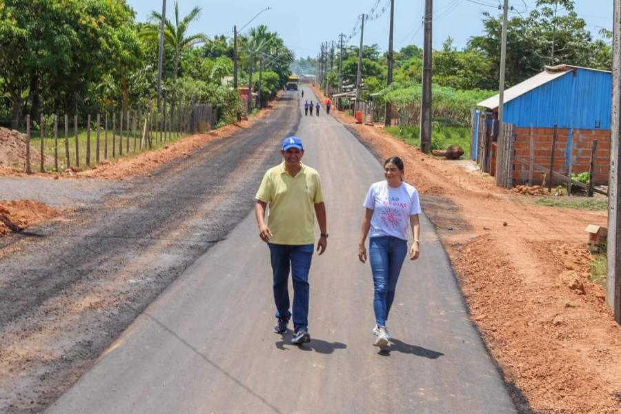 VÍDEO: Bi Garcia acompanha asfaltamento em Vila Amazônia 