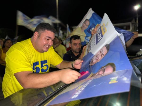 Adesivaço de Alex Garcia mobiliza Parintins e reforça apoio para sua reeleição