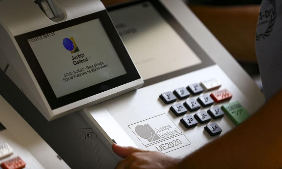 Quatro candidatos a vereador renunciam em Parintins; Veja Lista