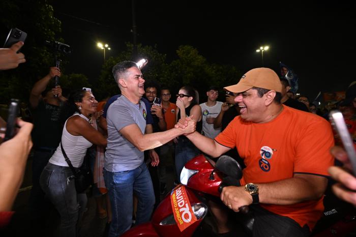 Avenida do Samba é tomada por ‘onda laranja’ em apoio à campanha de David Almeida