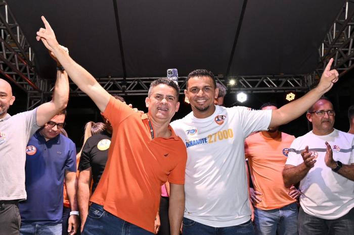 David Almeida é recebido com festa nos bairros Alvorada e Santa Luzia 
