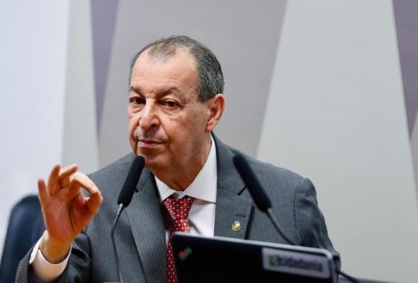 Senador Omar pede suspensão de casas de apostas online até regulamentação do setor
