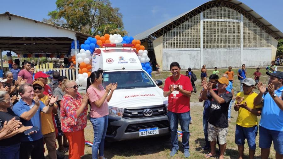 Entrega de nova ambulância por Bi Garcia reforça infraestrutura de saúde no Zé Açu