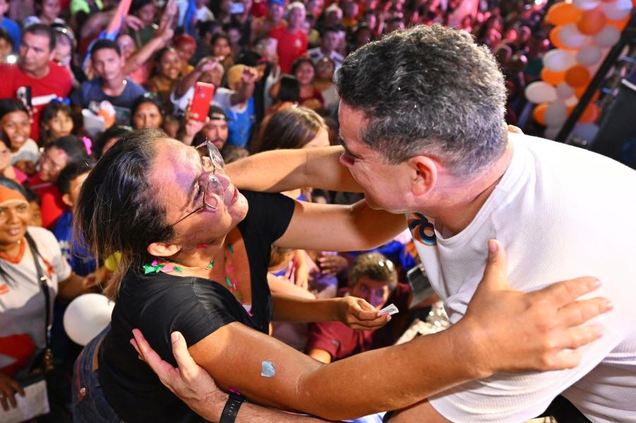 Presença maciça na reunião da zona Leste reafirma crescimento de David Almeida Presença maciça na reunião da zona Leste reafirma crescimento de David Almeida